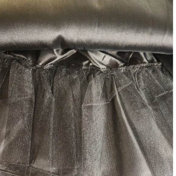 Windsor Black Floral Mini Skater Skirt | Flowy Fit | Pockets | See Description - Picture 5 of 5